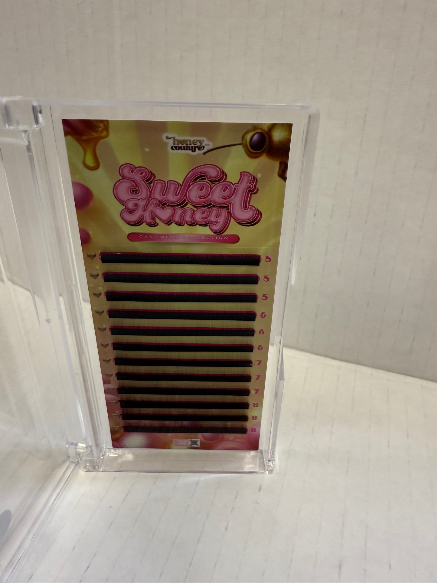 Bottom lash trays